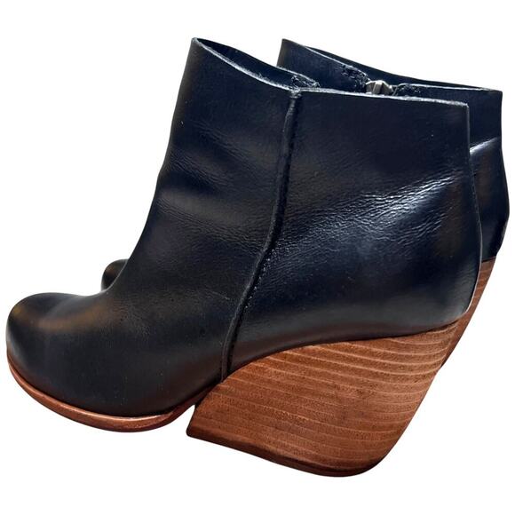 KORK-EASE Natalya Women's Size 7.5 Black Ankle Boots Soft Leather Zip Up Comfort - Picture 4 of 12